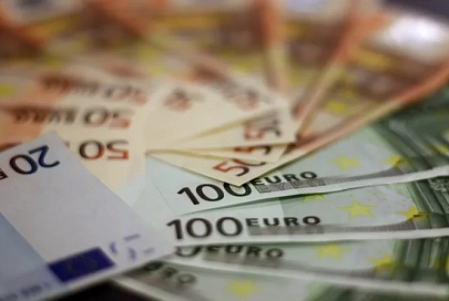 Художник из Италии Сальваторе Гарау продал невидимую скульптуру под названием «Я есть» за 15 тысяч евро