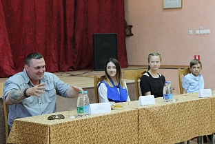 Учащиеся Гомельского колледжа бытового обслуживания встретились с олимпийским чемпионом по дзюдо Игорем Макаровым