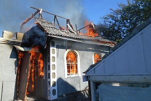 В Мозырском районе хозяин спасал документы из горящего дома и пострадал