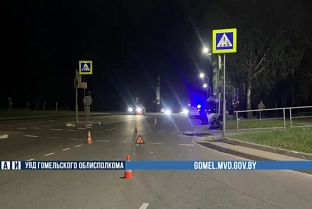В Мозыре мотоциклист сбил девушку с коляской на пешеходном переходе