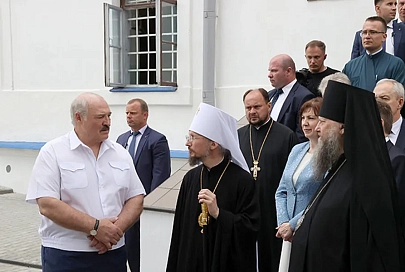Лукашенко заявил о попытках сломать православие в Беларуси