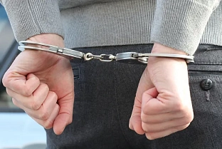 В Добруше пьяный посетитель кафе ударил администратора электрочайником. Правоохранители оперативно задержали хулигана